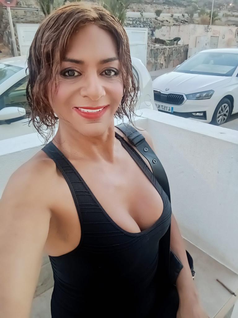 613137925: Transexual en Las Palmas