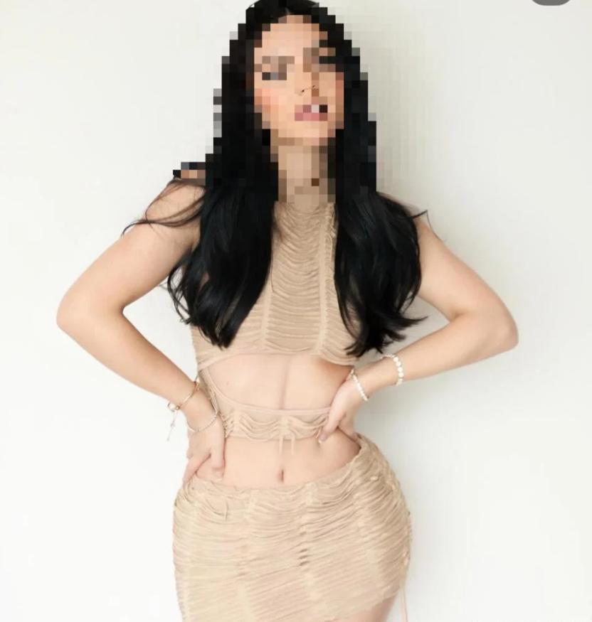 663086771: Chica busca chico en Málaga