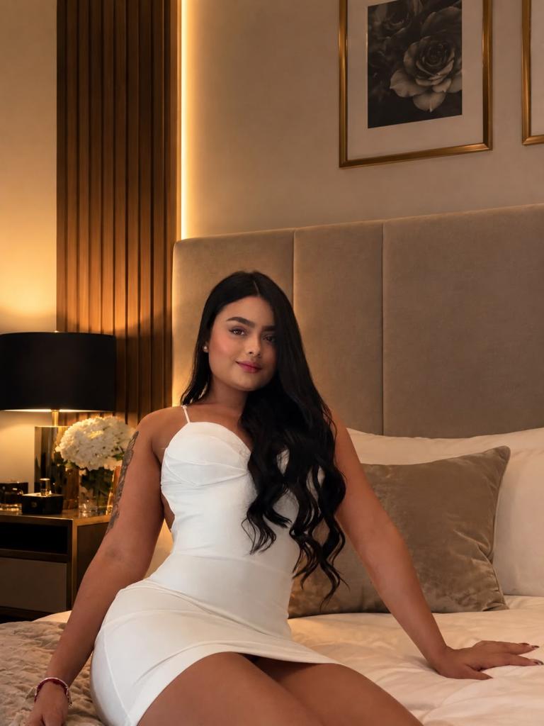 615390306: Chica busca chico en Gerona