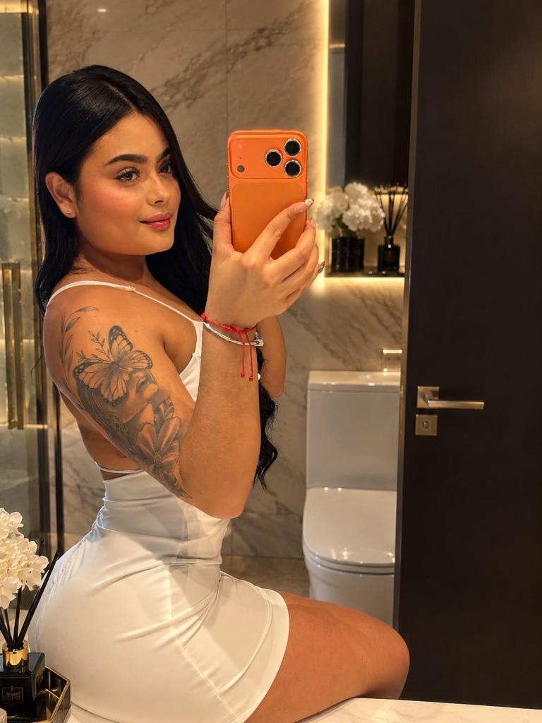 615390306: Chica busca chico en Gerona