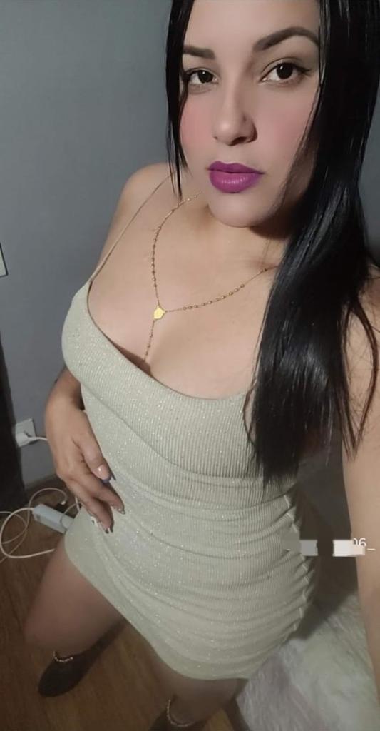 611373938: Chica busca chico en Sevilla