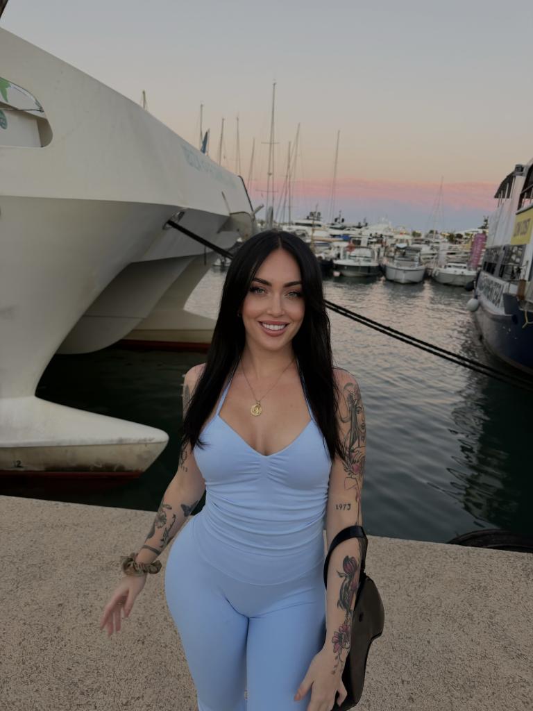 Chica busca chico en Ibiza: 