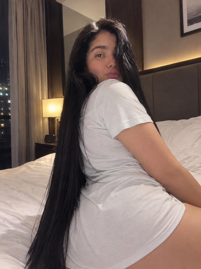 Chica busca chico en Granada: Chica busca chico