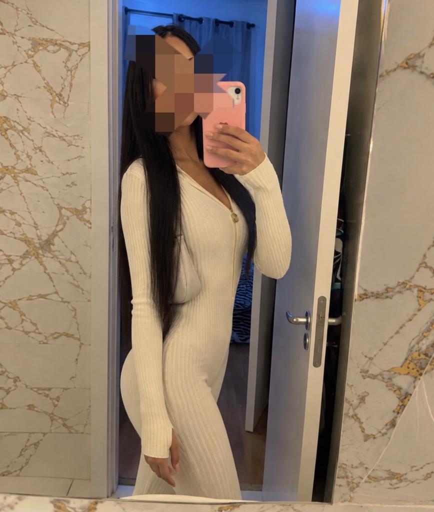 647059599: Chica busca chico en Málaga
