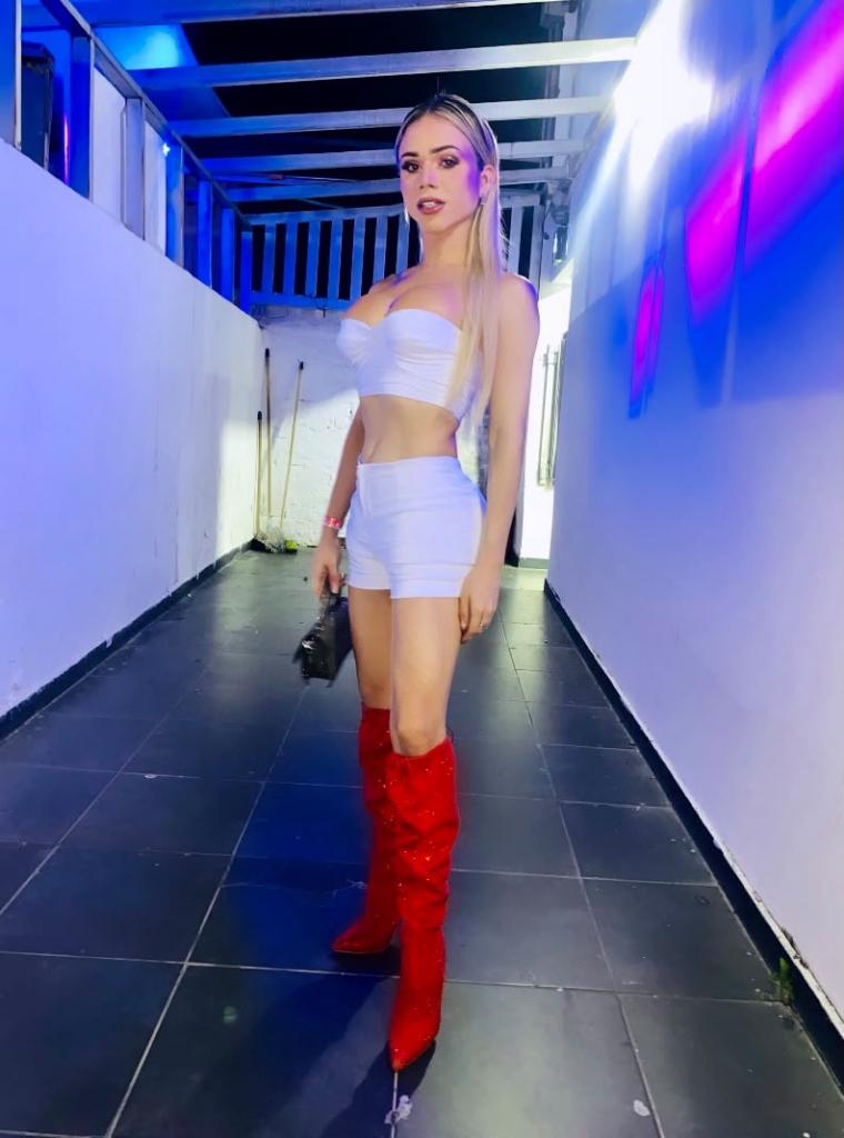 663209705: Transexual en Madrid