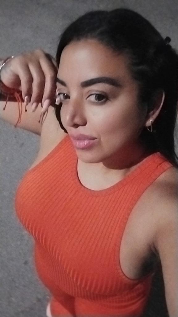 674929778: Chica busca chico en Cádiz