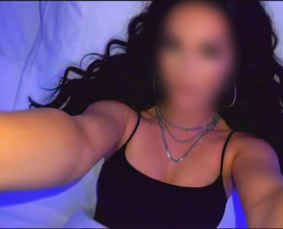637178355: Chica busca chico en Sevilla