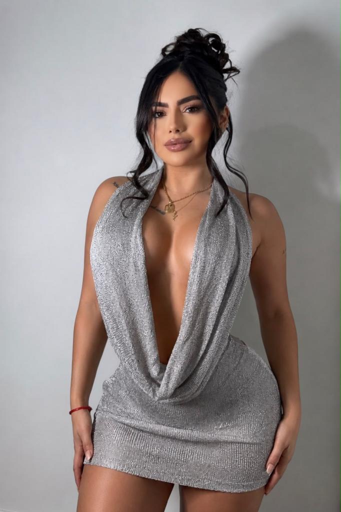 661460564: Chica busca chico en Barcelona