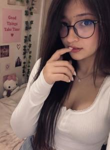 647163074: Chica busca chico en Málaga