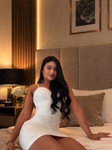 615390306: Chica busca chico en Gerona