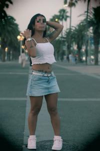 647535150: Chica busca chico en Barcelona