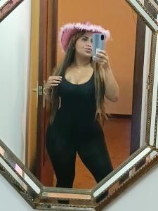 607895744: Chica busca chico en Barcelona