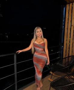 602418606: Chica busca chico en Ibiza