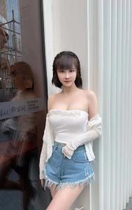 617895514: Chica busca chico en Madrid