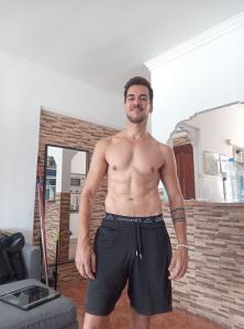 660269852: Chico busca chica en Barcelona