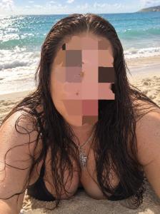 674564045: Chica busca chico en Sevilla