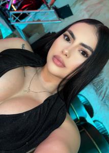 661460564: Chica busca chico en Barcelona