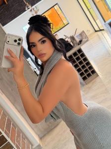 661460564: Chica busca chico en Barcelona