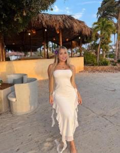 602418606: Chica busca chico en Ibiza