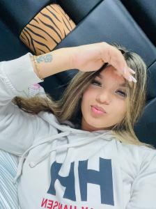 631407498: Chica busca chico en La Coruña
