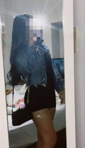 607429735: Chica busca chico en Sevilla