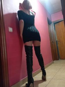 661189458: Chica busca chico en Lérida