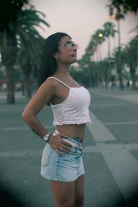 647535150: Chica busca chico en Barcelona