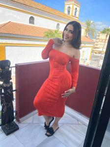 611223413: Chica busca chico en Barcelona