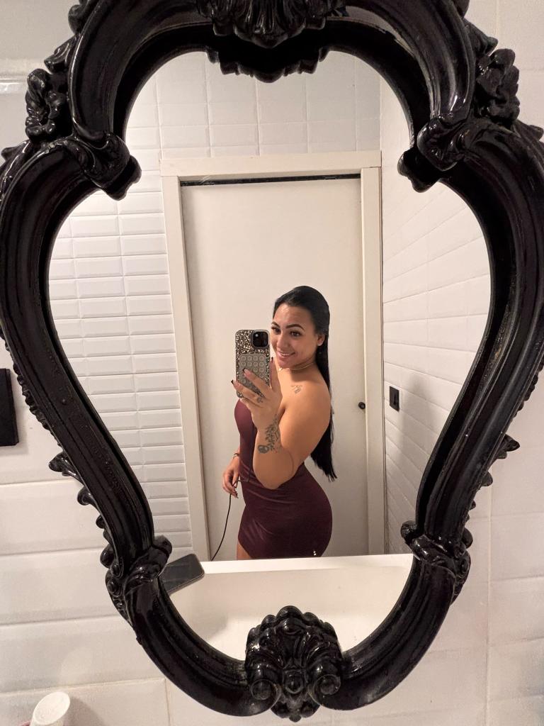 647014667: Chica busca chico en Granada