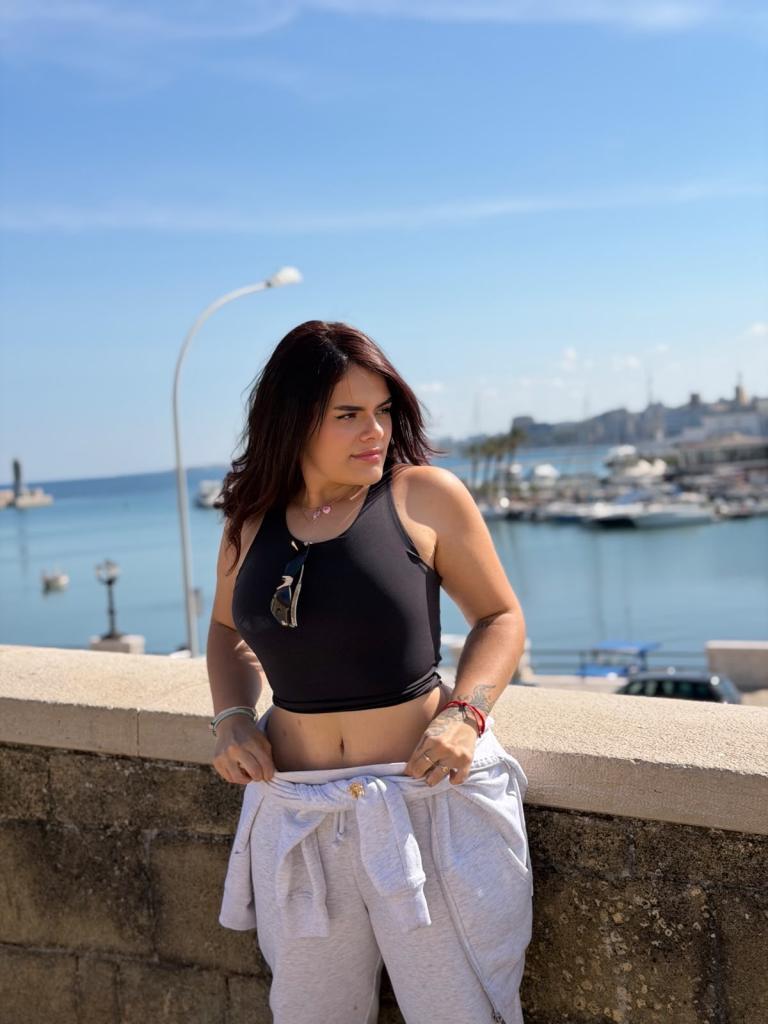 683174391: Chica busca chico en Alicante
