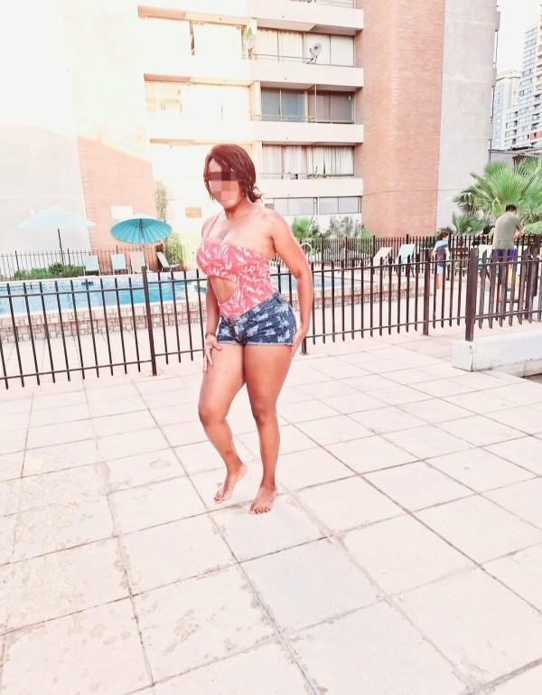 613429494: Chica busca chico en Sevilla