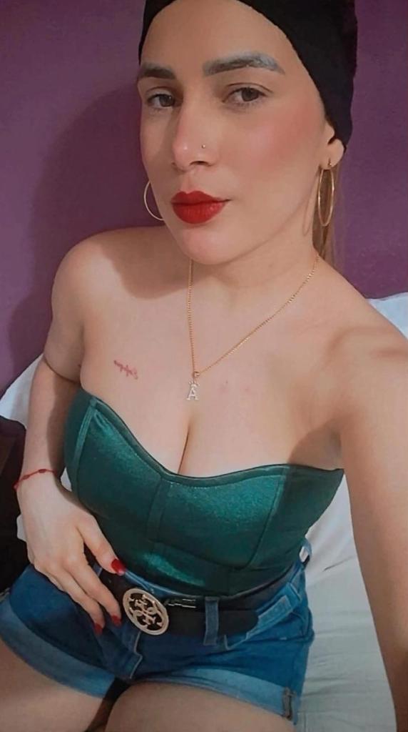 602561143: Chica busca chico en Barcelona