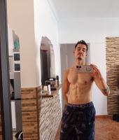 660269852: Chico busca chica en Barcelona