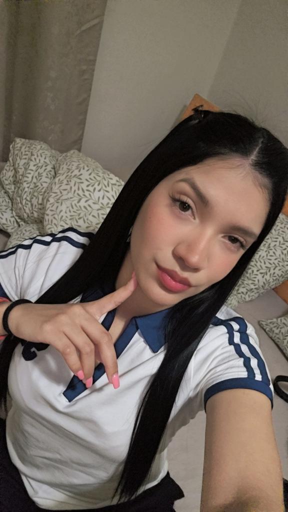 677439092: Chica busca chico en Madrid