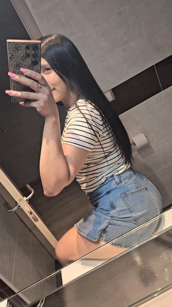 677439092: Chica busca chico en Madrid