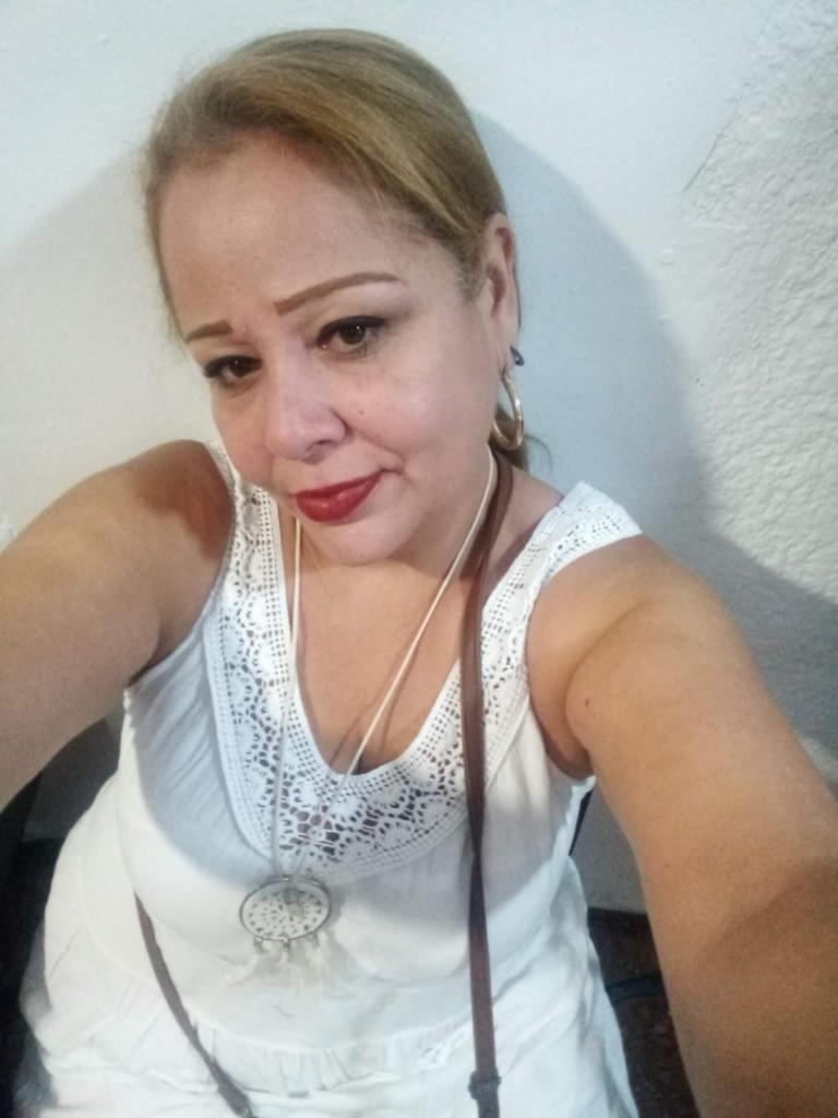 722272164: Chica busca chico en Madrid