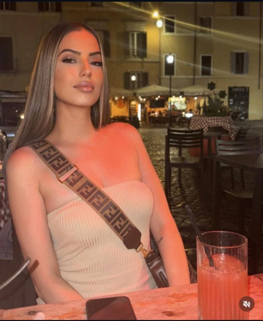 667437041: Chica busca chico en Valencia