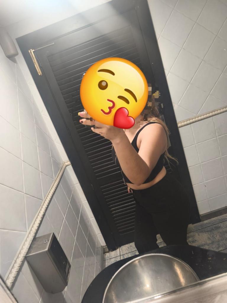 Chica busca chico en Almería: Chica busca chico