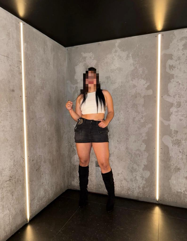 Chica busca chico en Sevilla: 