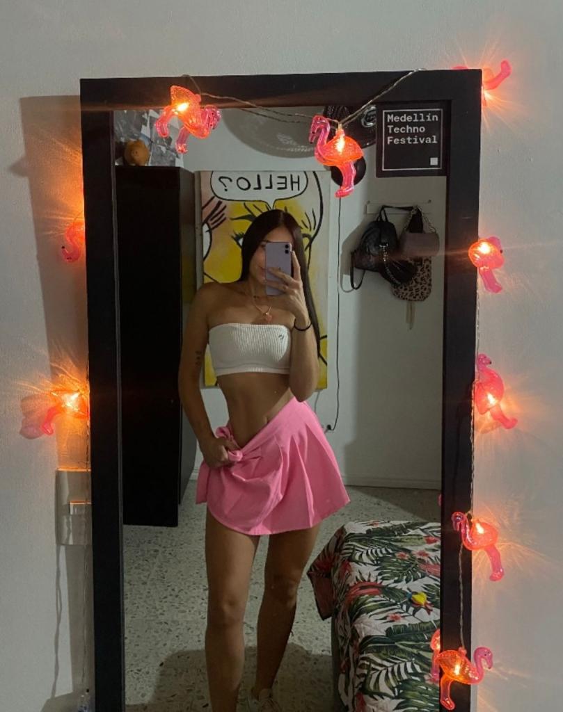 Chica busca chico en Almería: 