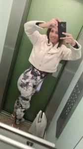 687181489: Chica busca chico en Sevilla