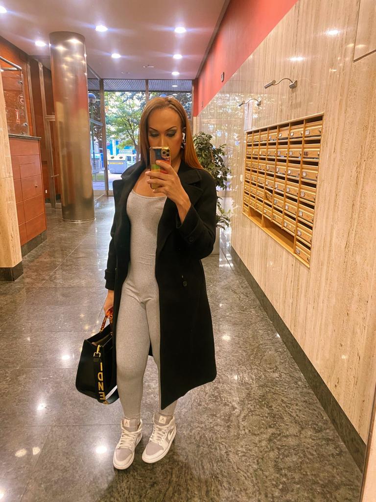 603352812: Transexual en La Coruña