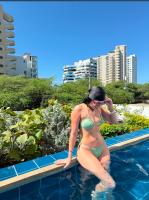 613832956: Chica busca chico en Alicante