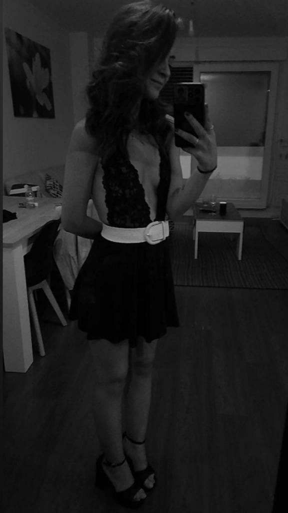 744750178: Chica busca chico en Cádiz