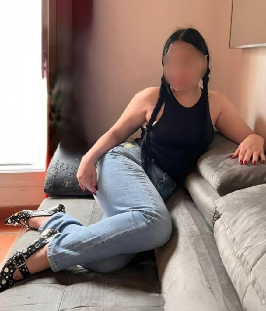 631137037: Chica busca chico en Valencia