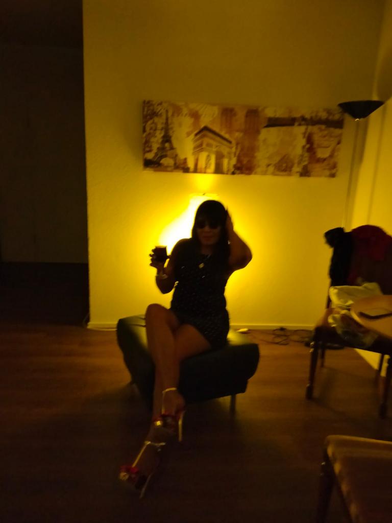 Chica busca chico en Granada: 