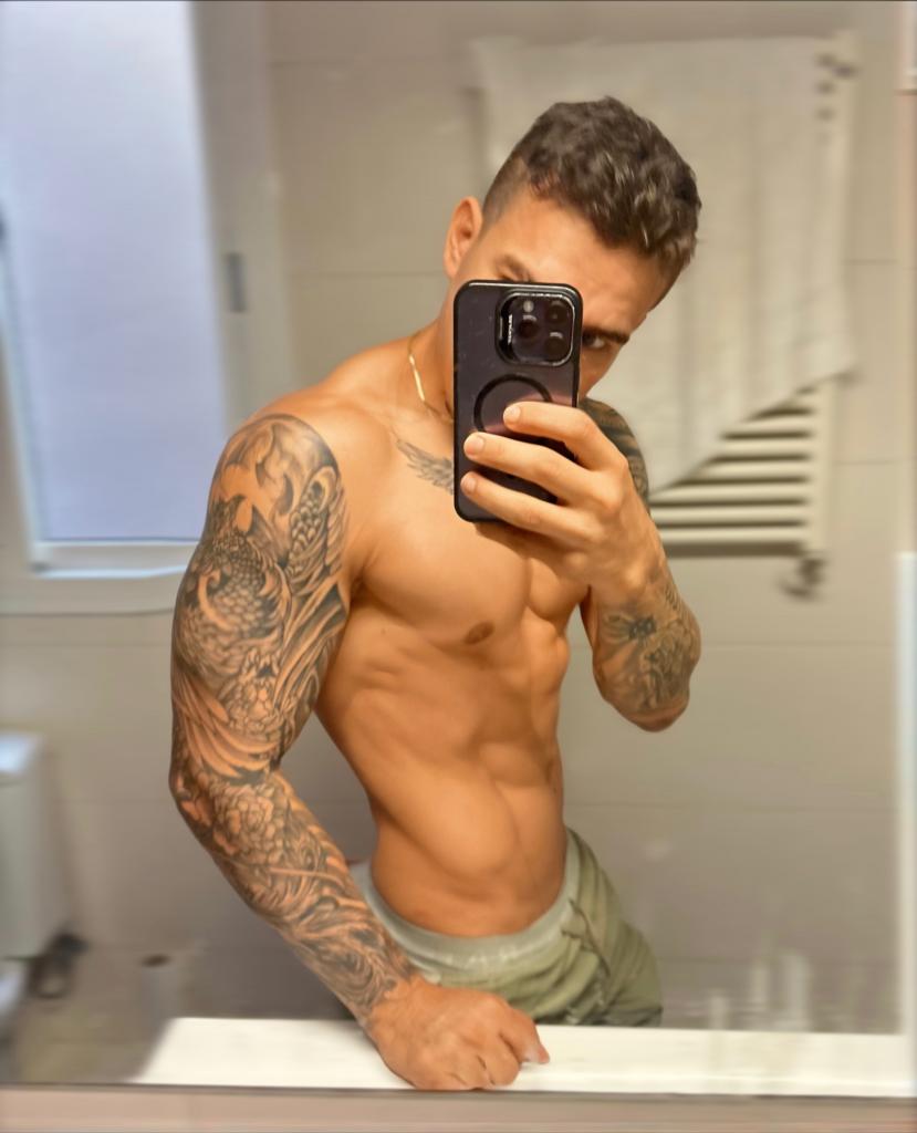 Chico busca chica en Granada: 