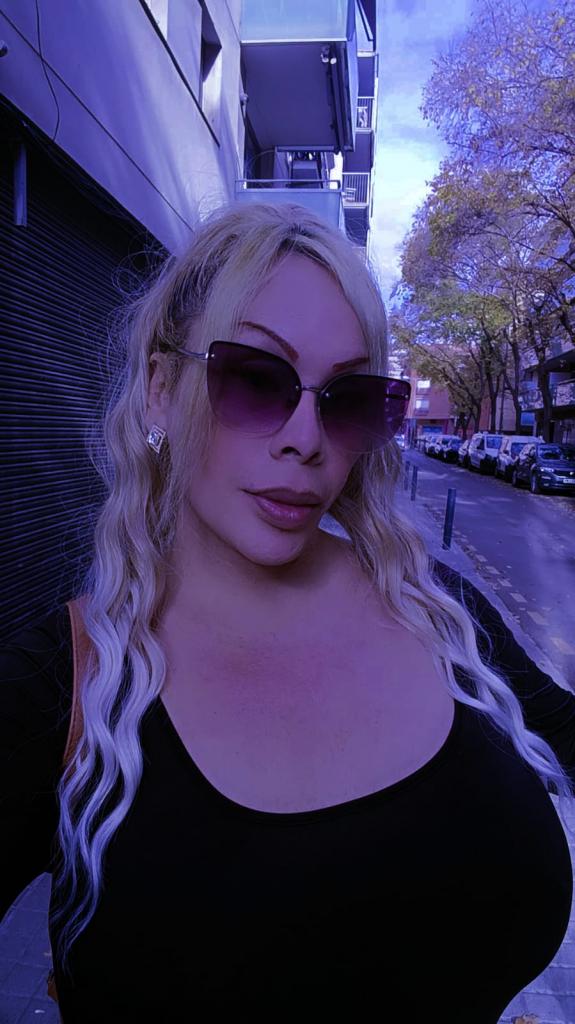 678622429: Travesti en Barcelona