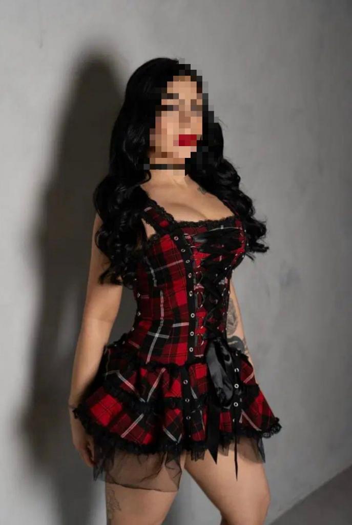 Chica busca chico en Cádiz: 