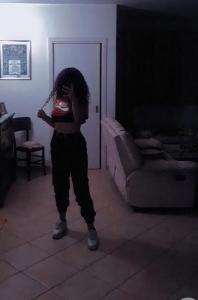 614390584: Chica busca chico en Alicante